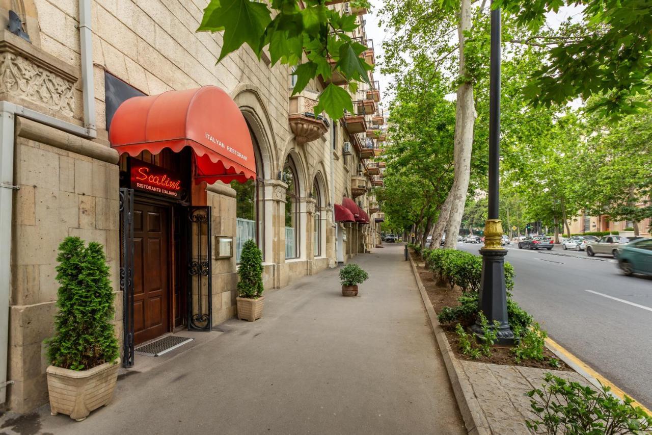 Close To Izmir Park * باكو